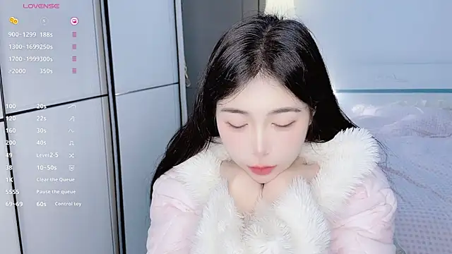 Snapshot of White-Star chatting on 02-07-25, 06:45 White-Star online show from 02-07-25, 06:45