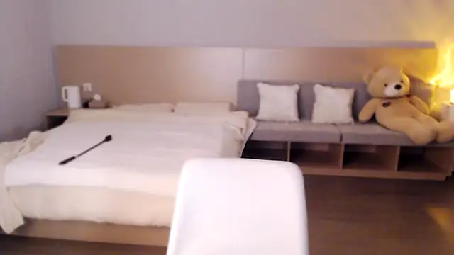 Snapshot of Lucky-baby chatting on 01-17-25, 04:47 Lucky-baby online show from 01-17-25, 04:47