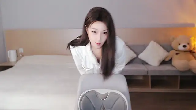 Snapshot of Lucky-baby chatting on 03-08-25, 01:36 Lucky-baby online show from 03-08-25, 01:36