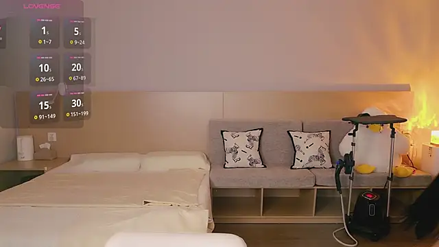 Snapshot of Lucky-baby chatting on 09-30-25, 01:05 Lucky-baby online show from 09-30-25, 01:05