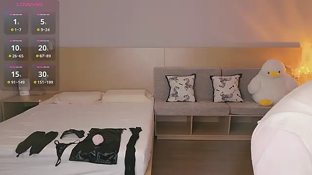 Snapshot of Lucky-baby chatting on 10-01-25, 01:17 Lucky-baby online show from 10-01-25, 01:17