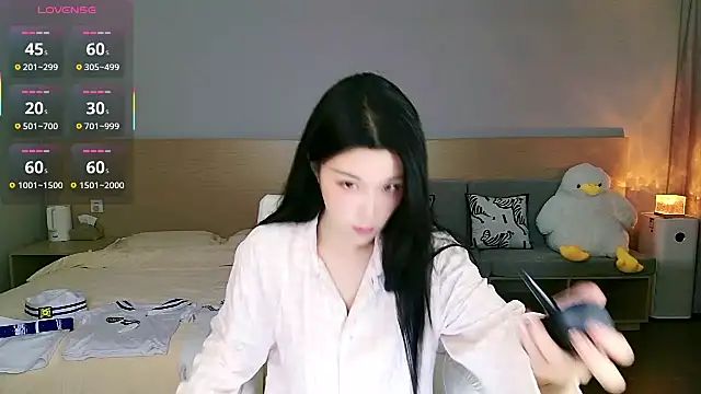 Snapshot of Lucky-baby chatting on 10-16-25, 01:12 Lucky-baby online show from 10-16-25, 01:12