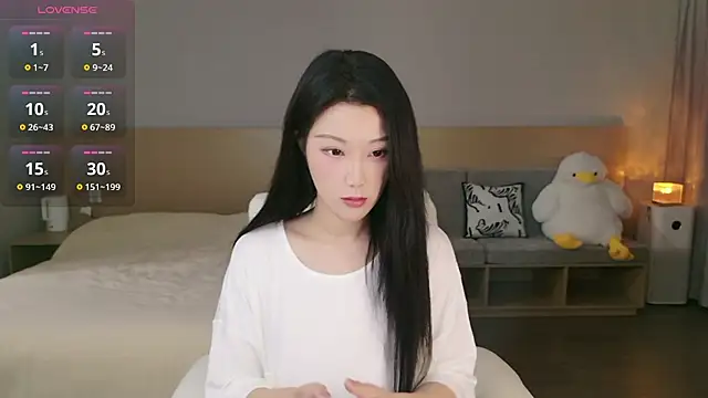 Snapshot of Lucky-baby chatting on 10-20-25, 01:22 Lucky-baby online show from 10-20-25, 01:22