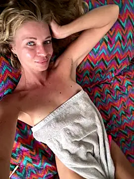 -OliWow- online show from 12-18-25, 08:42