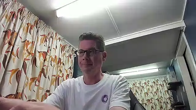 Snapshot of tilobinder chatting on 12-11-24, 01:06 tilobinder online show from 12-11-24, 01:06