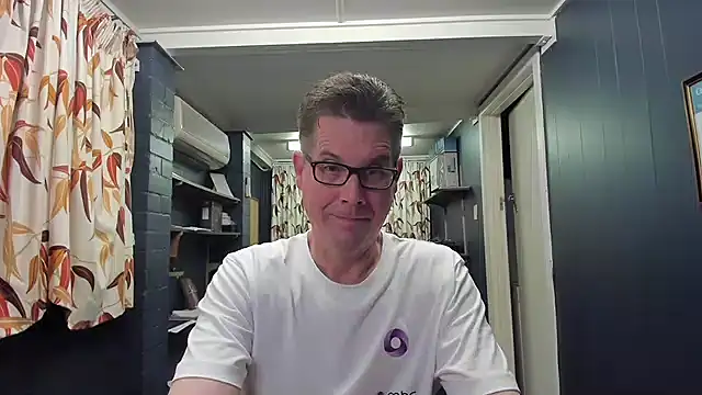 Snapshot of tilobinder chatting on 12-13-24, 03:21 tilobinder online show from 12-13-24, 03:21