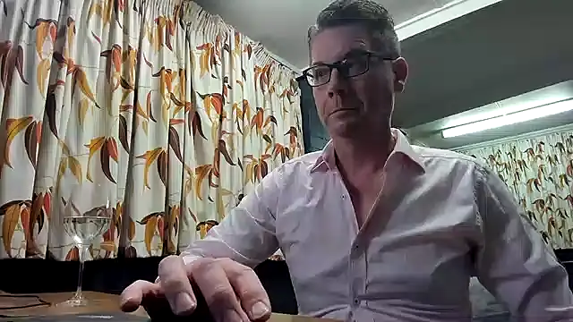 Snapshot of tilobinder chatting on 12-14-24, 01:16 tilobinder online show from 12-14-24, 01:16