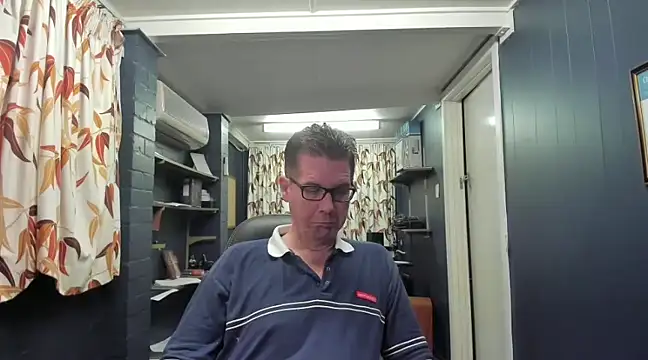 Snapshot of tilobinder chatting on 12-15-24, 01:22 tilobinder online show from 12-15-24, 01:22