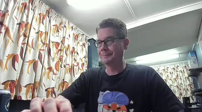 Snapshot of tilobinder chatting on 12-26-24, 01:32 tilobinder online show from 12-26-24, 01:32