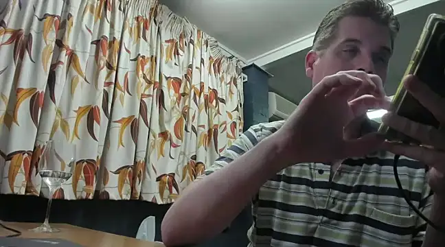 Snapshot of tilobinder chatting on 01-01-25, 02:42 tilobinder online show from 01-01-25, 02:42