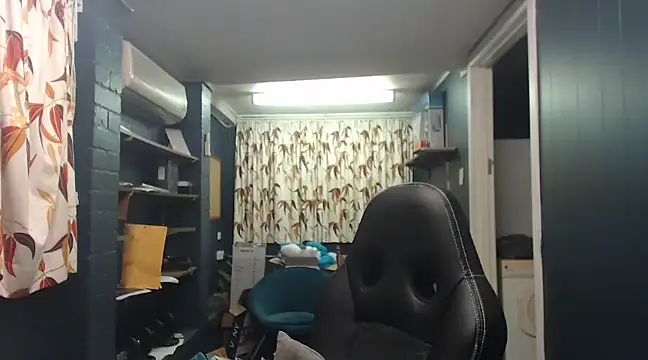 Snapshot of tilobinder chatting on 03-20-25, 02:21 tilobinder online show from 03-20-25, 02:21