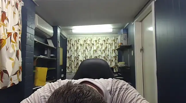 Snapshot of tilobinder chatting on 03-21-25, 06:18 tilobinder online show from 03-21-25, 06:18