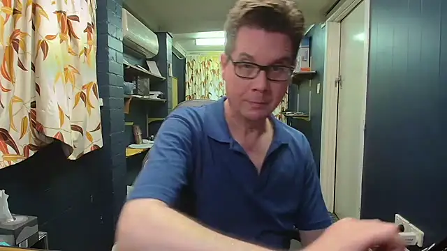 Snapshot of tilobinder chatting on 10-24-25, 01:07 tilobinder online show from 10-24-25, 01:07