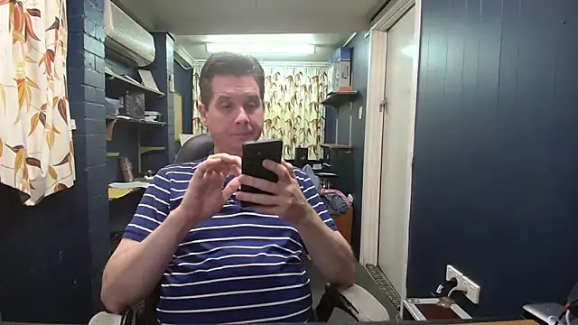 Snapshot of tilobinder chatting on 11-01-25, 04:09 tilobinder online show from 11-01-25, 04:09