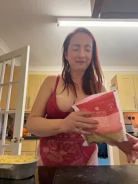 LouiseTswing online show from 02-03-26, 03:06