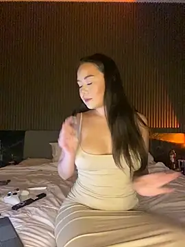 mayakitsune69 online show from 10-05-25, 10:13