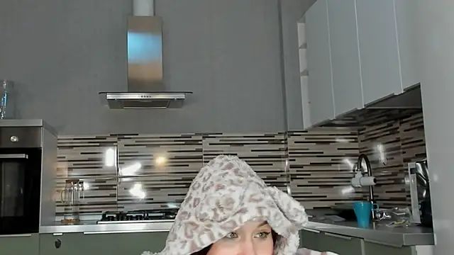 Snapshot of andrea_x_ chatting on 03-09-25, 08:18 andrea x  online show from 03-09-25, 08:18