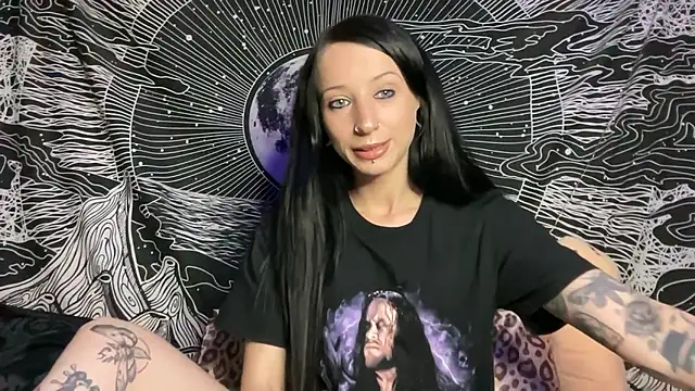 Snapshot of MissMidnightUK chatting on 10-09-25, 10:30 MissMidnightUK online show from 10-09-25, 10:30