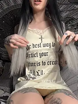 MissMidnightUK online show from 01-11-26, 10:15