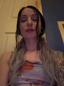 MissMidnightUK online show from 04-25-26, 01:08