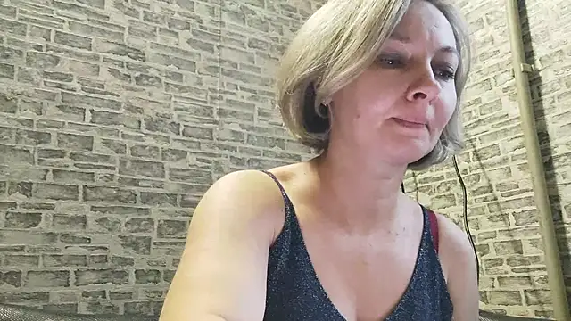 Snapshot of EdithManning chatting on 01-04-25, 12:38 EdithManning online show from 01-04-25, 12:38