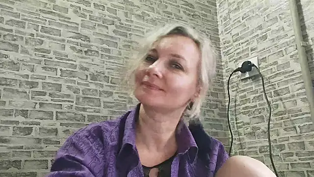 Snapshot of EdithManning chatting on 02-02-25, 10:13 EdithManning online show from 02-02-25, 10:13