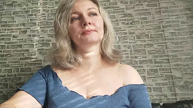 EdithManning online show from 11-21-25, 07:51