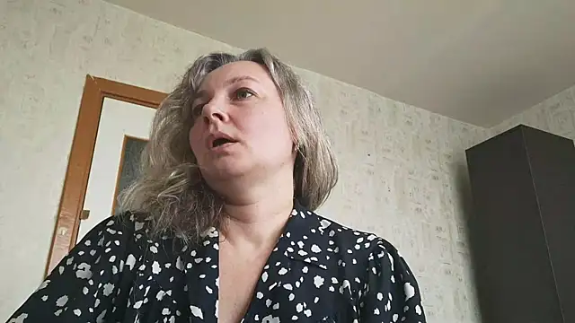 EdithManning online show from 05-08-26, 06:19