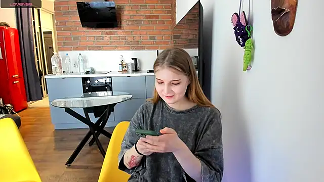 princessaalicc online show from 02-04-25, 12:22