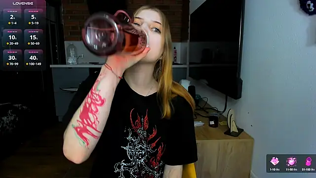 princessaalicc online show from 02-28-25, 03:48