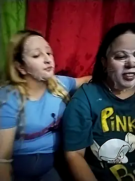 Snapshot of katieeandsharonn chatting on 03-23-25, 06:47 katieeandsharonn online show from 03-23-25, 06:47