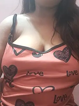 Snapshot of Hot-Anuska chatting on 04-21-26, 04:12 Hot-Anuska online show from 04-21-26, 04:12