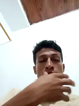 Snapshot of wolf_james123 chatting on 01-07-25, 03:57 wolf james123 online show from 01-07-25, 03:57