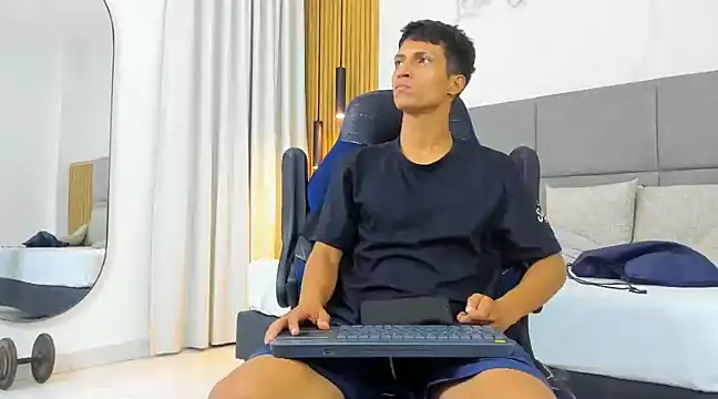 Snapshot of wolf_james123 chatting on 02-01-25, 02:05 wolf james123 online show from 02-01-25, 02:05