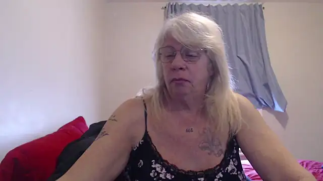 Snapshot of canadiancougar1965 chatting on 12-08-24, 04:18 canadiancougar1965 online show from 12-08-24, 04:18