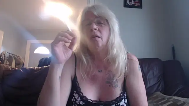 Snapshot of canadiancougar1965 chatting on 02-06-25, 02:37 canadiancougar1965 online show from 02-06-25, 02:37