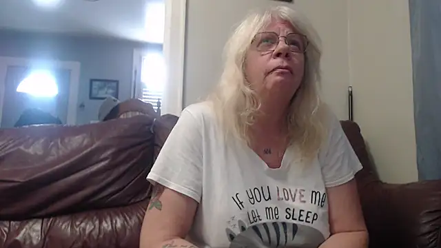 Snapshot of canadiancougar1965 chatting on 02-16-25, 04:42 canadiancougar1965 online show from 02-16-25, 04:42