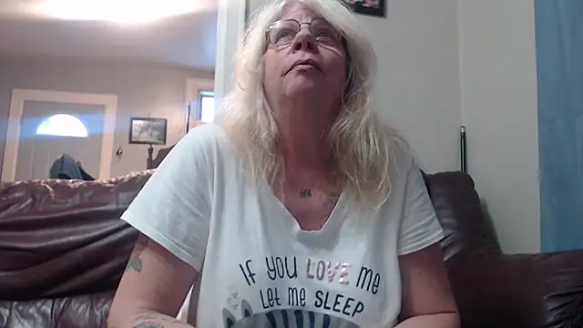 Snapshot of canadiancougar1965 chatting on 02-16-25, 10:21 canadiancougar1965 online show from 02-16-25, 10:21