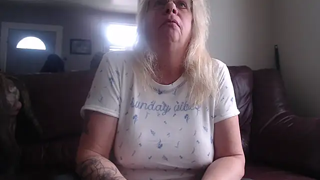 Snapshot of canadiancougar1965 chatting on 02-28-25, 07:56 canadiancougar1965 online show from 02-28-25, 07:56