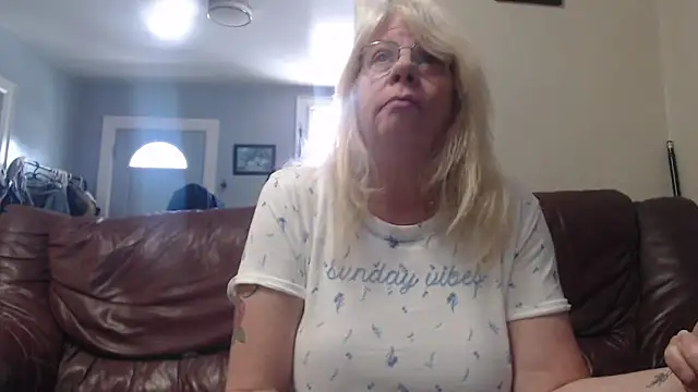 Snapshot of canadiancougar1965 chatting on 03-02-25, 02:21 canadiancougar1965 online show from 03-02-25, 02:21