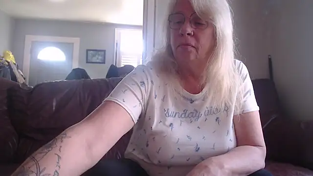 Snapshot of canadiancougar1965 chatting on 03-09-25, 01:48 canadiancougar1965 online show from 03-09-25, 01:48