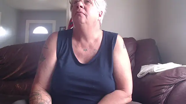 Snapshot of canadiancougar1965 chatting on 10-23-25, 02:27 canadiancougar1965 online show from 10-23-25, 02:27