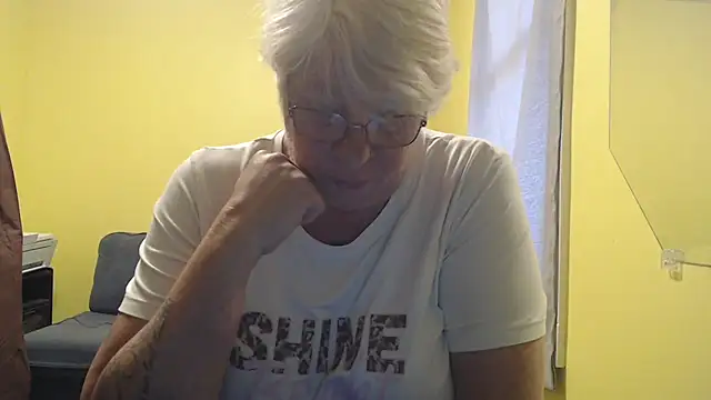 Snapshot of canadiancougar1965 chatting on 11-20-25, 02:06 canadiancougar1965 online show from 11-20-25, 02:06