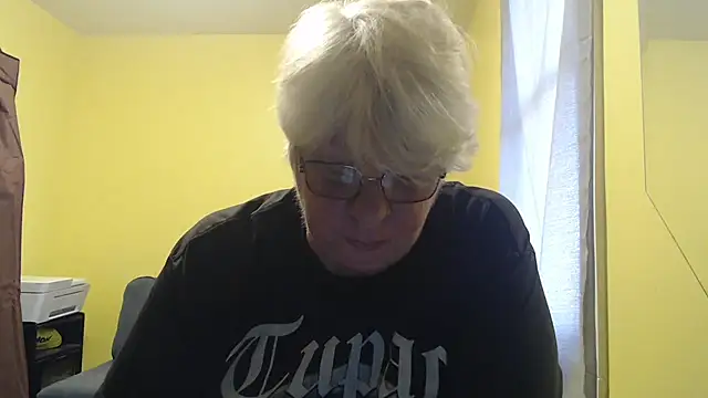 Snapshot of canadiancougar1965 chatting on 11-29-25, 01:47 canadiancougar1965 online show from 11-29-25, 01:47