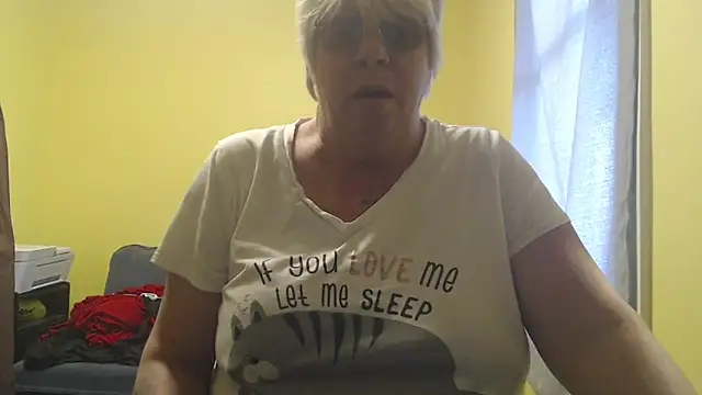 Snapshot of canadiancougar1965 chatting on 12-13-25, 08:04 canadiancougar1965 online show from 12-13-25, 08:04