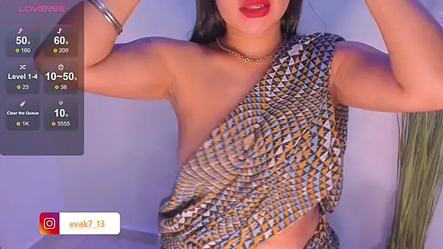 Snapshot of shara_queen1 chatting on 01-29-25, 06:43 shara queen1 online show from 01-29-25, 06:43