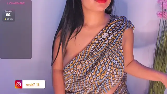 Snapshot of shara_queen1 chatting on 03-19-25, 05:41 shara queen1 online show from 03-19-25, 05:41