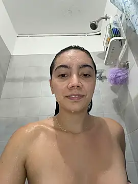 Snapshot of SOY_LUPE chatting on 02-14-26, 05:15 SOY LUPE online show from 02-14-26, 05:15