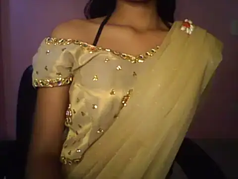 Snapshot of Chandani-Love chatting on 03-08-25, 01:47 Chandani-Love online show from 03-08-25, 01:47