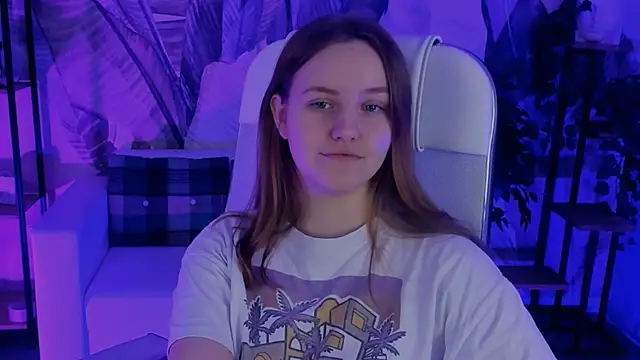 Snapshot of KellyPoter chatting on 03-18-25, 02:15 KellyPoter online show from 03-18-25, 02:15